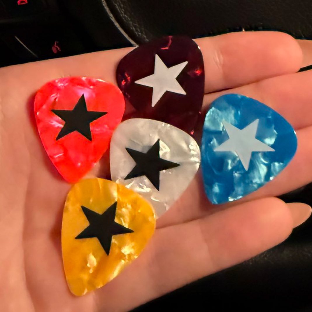 pati is ☆ on tour tweet media