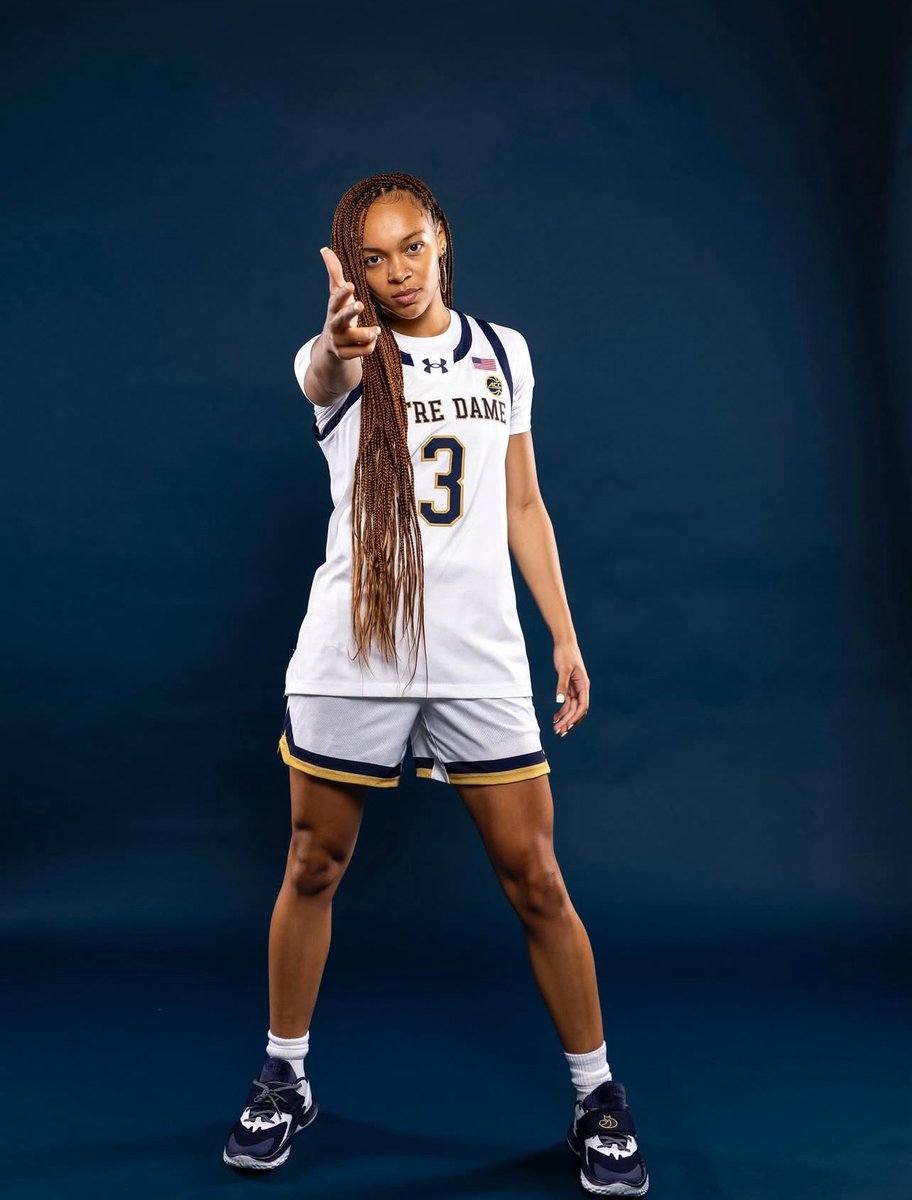 Usamaawan179981's tweet image. HANNAH HIDALGO was on another level tonight! 🔥💚

💥 44 Points
💎 16 Steals (NCAA Record!)
💪 9 Rebounds
🎯 4 Assists
⏱️ In just 28 minutes!

😳☘️✨ #LegendaryPerformance