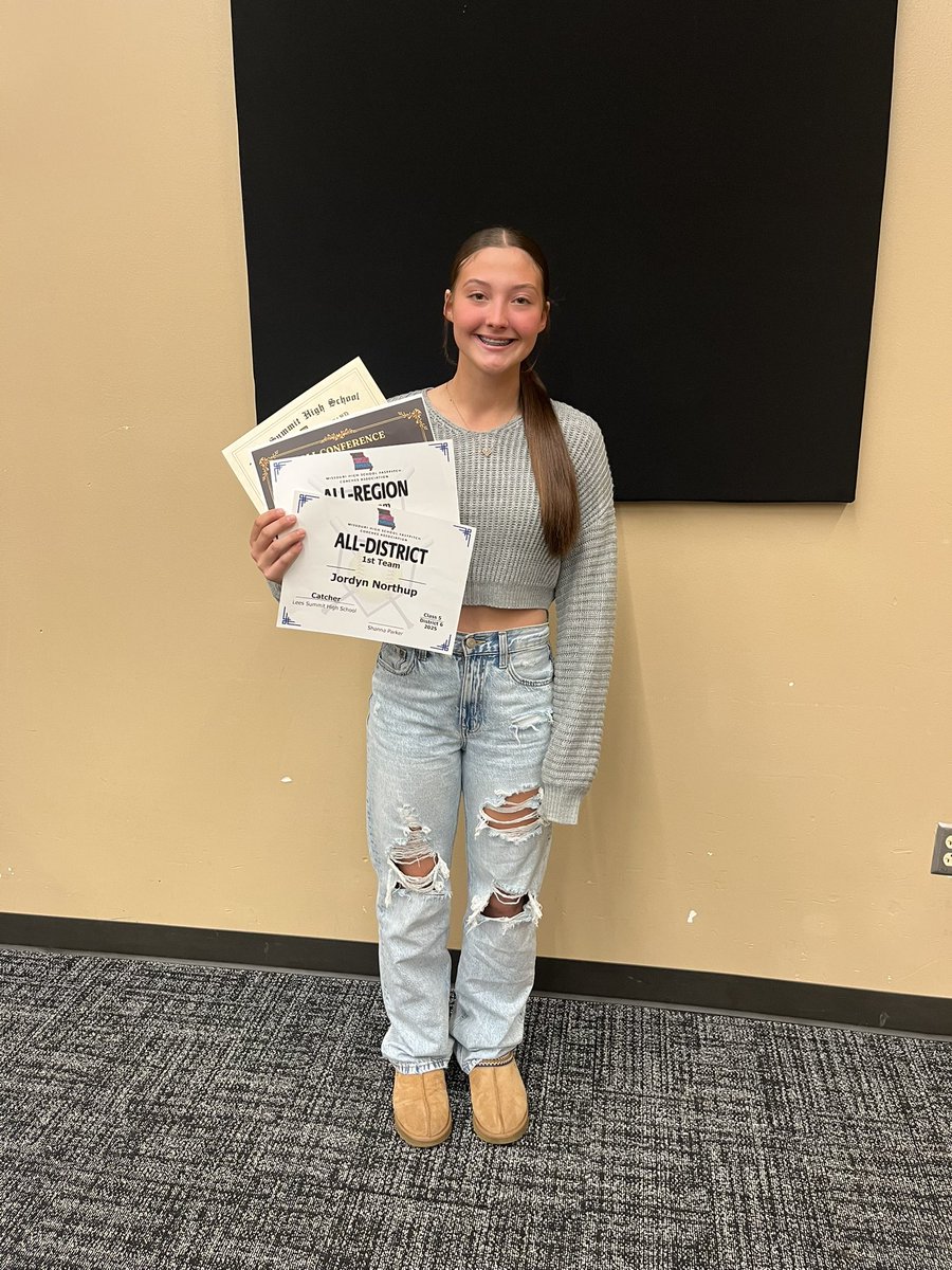 End of season banquet for <a href="/LSHSSoftball/">LSHS Softball</a> today!! I’m so proud of all that me and my teammates accomplished!! 

Awards 🏆
- 1st Team All District 
- 1st Team All Region
- 2nd Team All Conference 

<a href="/2k10Select/">Select Fastpitch 2K10-Reliford</a> <a href="/ejonesrockchalk/">Eric Jones - Select Fastpitch</a>