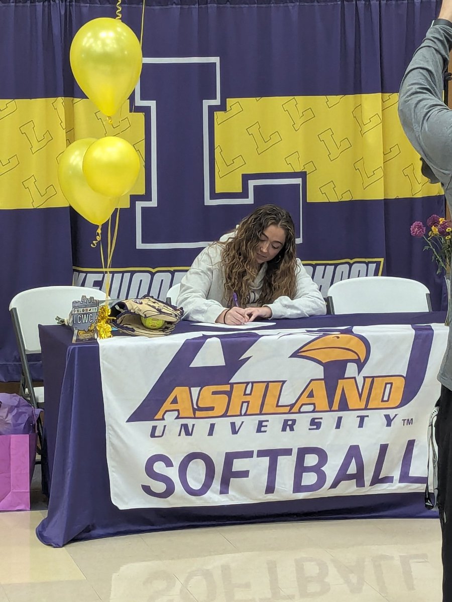 Lakewood Softball tweet media