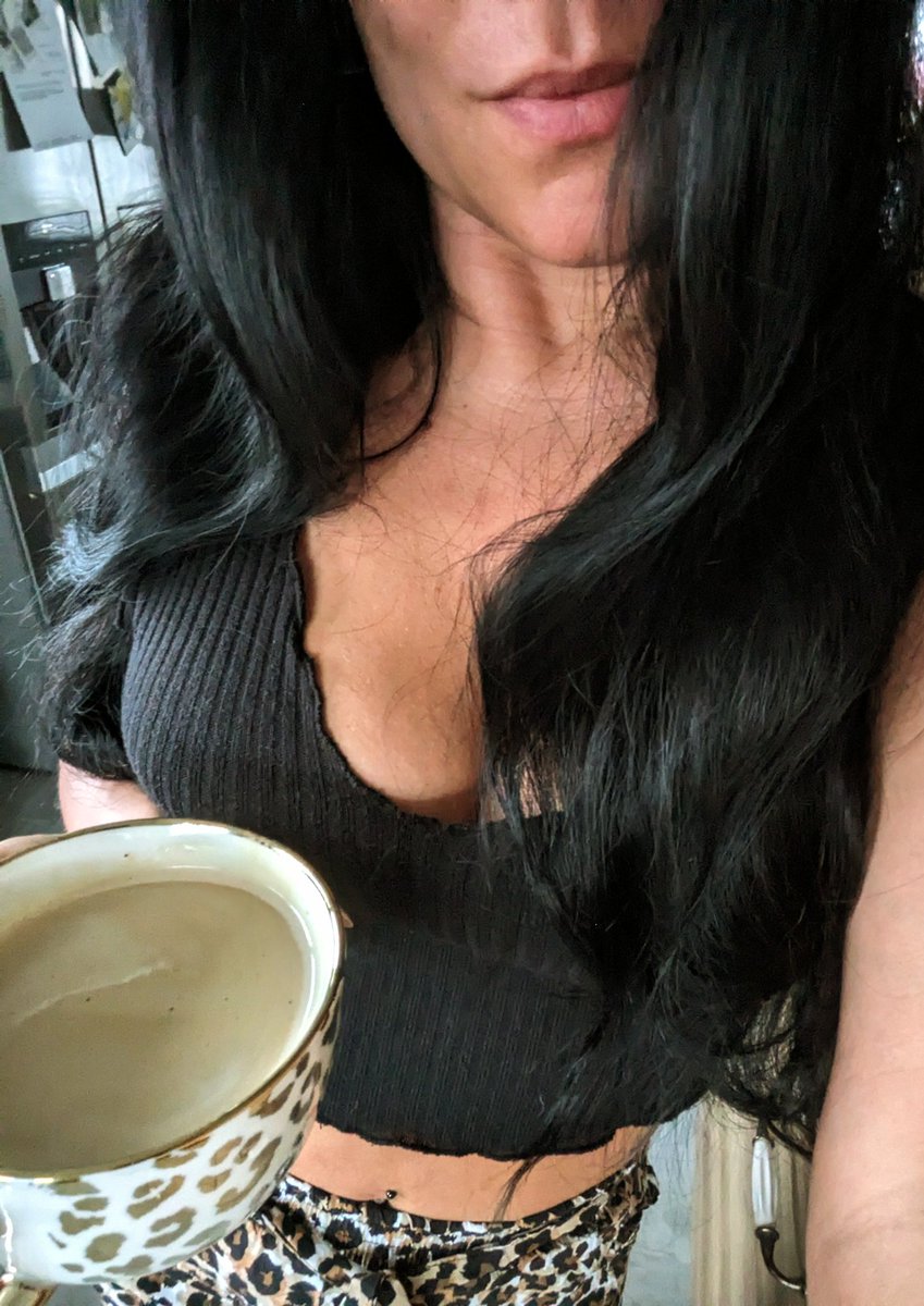 LadyKatiDom's tweet image. Ein wunderschöner Morgen beginnt mit einem Kaffee ☕

Du weißt, welche Rolle du dabei spielst - also ab auf die Knie, fleißig senden und brav bedanken 🔥💸

#findom #blackmail #Blackmailing #bm #cashdom #cashgo #cashslaves #cockcage #feet  #findomaddict #findomcash #findomdom…