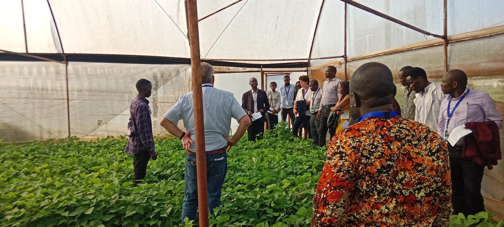 _HOSA_JKUAT's tweet photo. HOSA Hosts AGRCBE Stakeholders at JKUAT
It was an inspiring exchange that strengthened our commitment to linking classroom skills with real-world agriculture! 🌱💪 

#JKUAT #HOSA #AGRCBE #CBE @DiscoverJKUAT #ErasmusPlus #YouthInAgriculture https://t.co/M6Ev3I4nuE