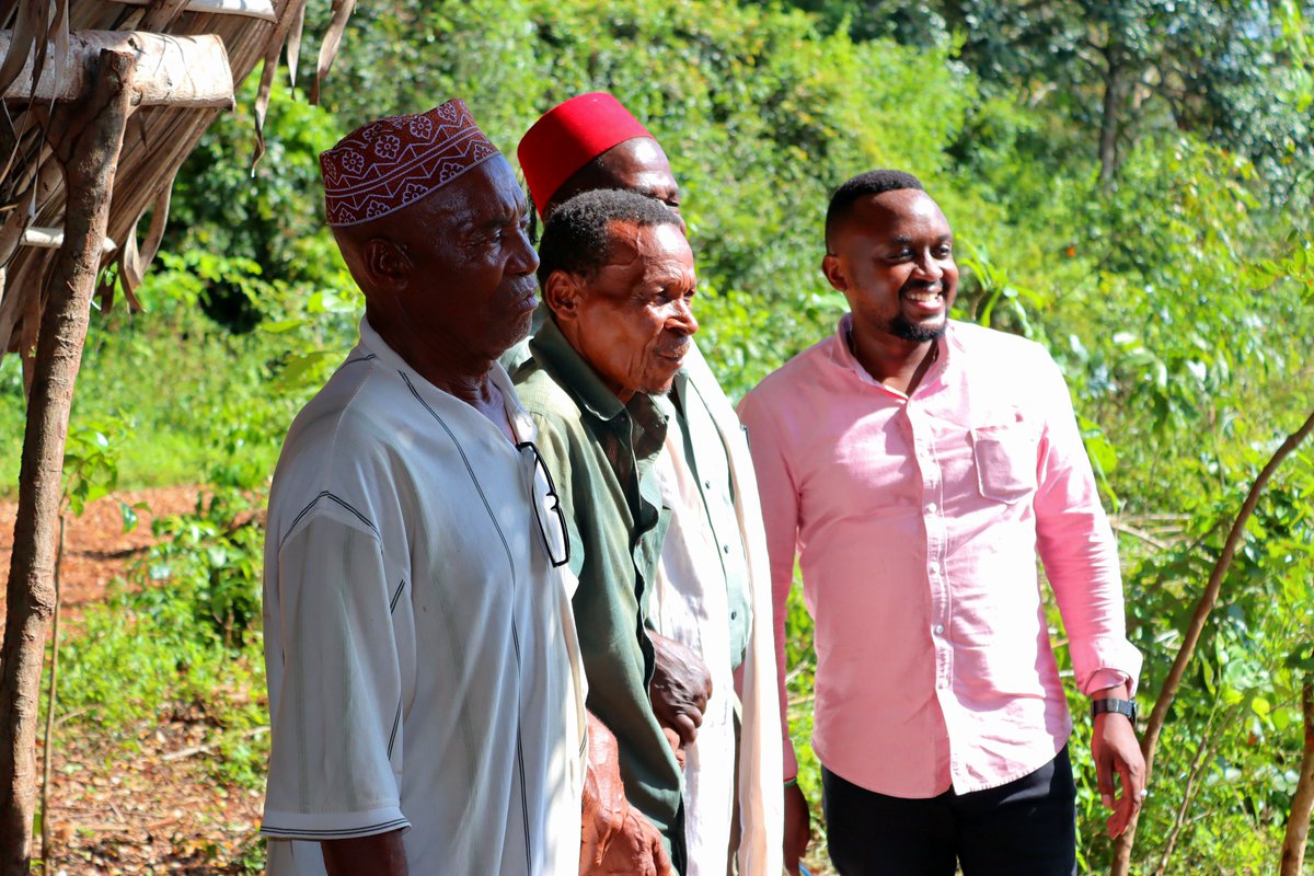 KLandalliance's tweet image. Our team from Kenya Land Alliance (KLA), led by our CEO, Faith Alubbe, and supported by Brot für die Welt, met with the Kaya Elders, the traditional custodians of Mrima Hill, to discuss the ongoing developments.
#LandGovernance #LandRights  #CommunityLand #IndigenousRights