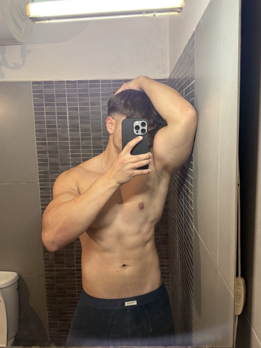 Young Stud tweet media