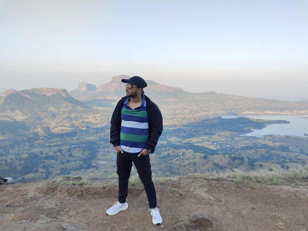 rajulsoni's tweet image. हम पहाड़ को नीचे नहीं कर सकते, इसलिए हमें स्वयं को ऊपर उठाना होगा

Good morning 🌞🌄

#mountain #Maharashtra #tracking