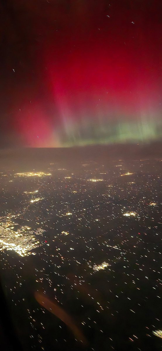 BREAKING🚨: G4 Geometric storm just hit Earth causing extreme Northern Lights!

Aurora over Chicago-area: Airplane View!