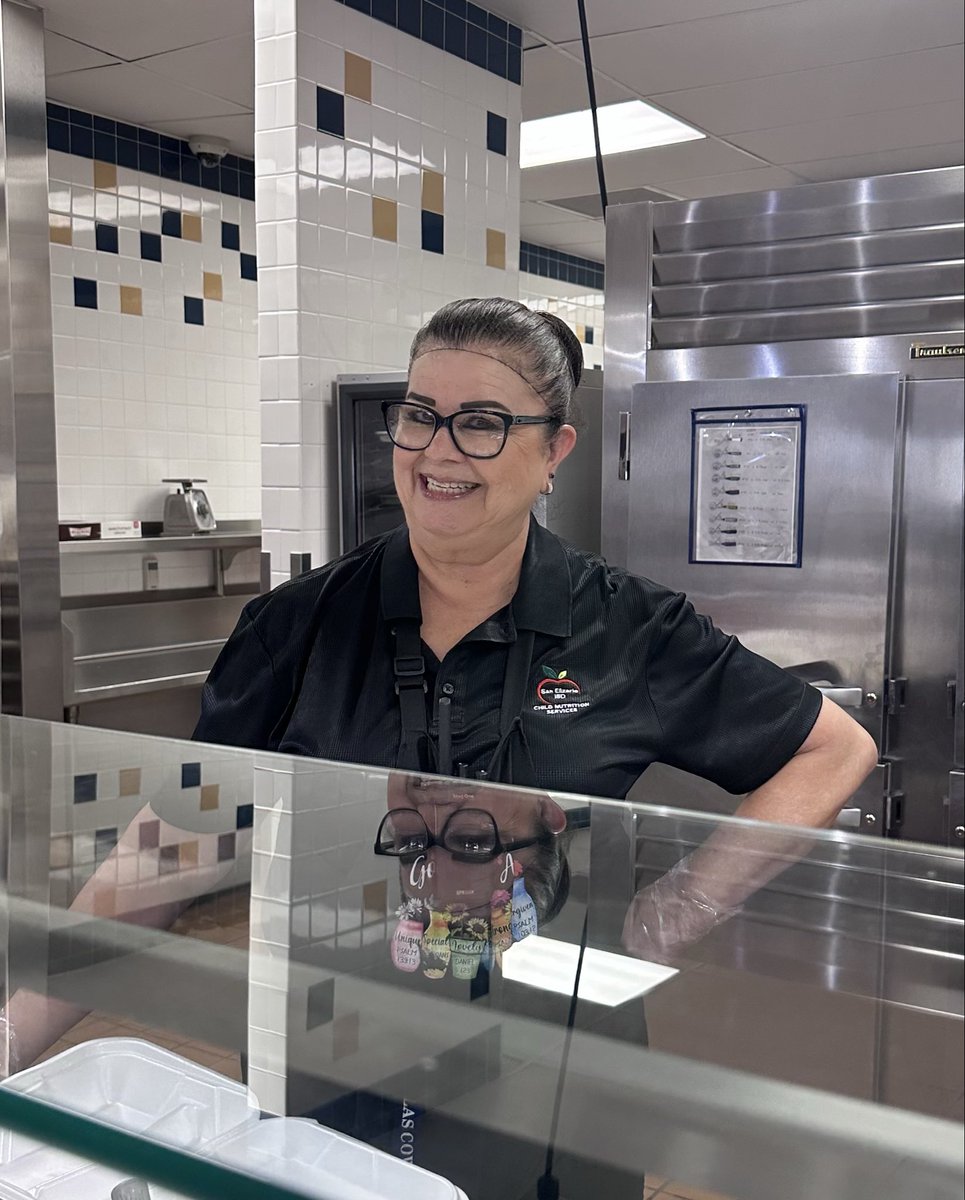 Ms. Olga is confident &amp; prepared for her 34th 🦃 luncheon!! 
#MagicalLunchSquad
#SanEliManoAMano