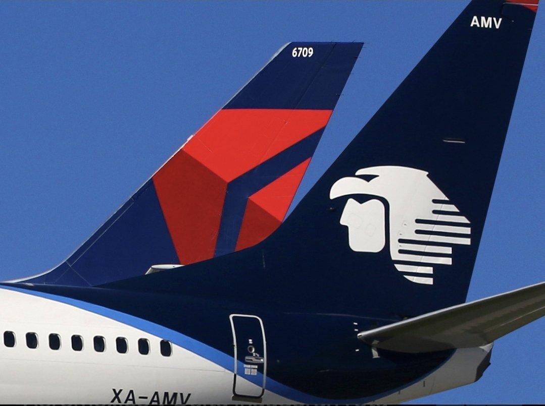 Enel_Aire's tweet photo. #Breaking De acuerdo a informes, un tribunal de apelaciones de EE. UU. suspendió temporalmente la orden del Departamento de Transporte (DOT) que obligaba a Delta Air Lines y Aeromexico disolver su empresa conjunta, vigente desde hace casi nueve años. 

La decisión del DOT, emitida en septiembre, había catalogado esta alianza como una forma de “colusión legalizada” que controlaría cerca del 60 % de los vuelos entre México y Estados Unidos.

#EnElAire #México #USA #AeroMéxico #DeltaAirLines #DOT
