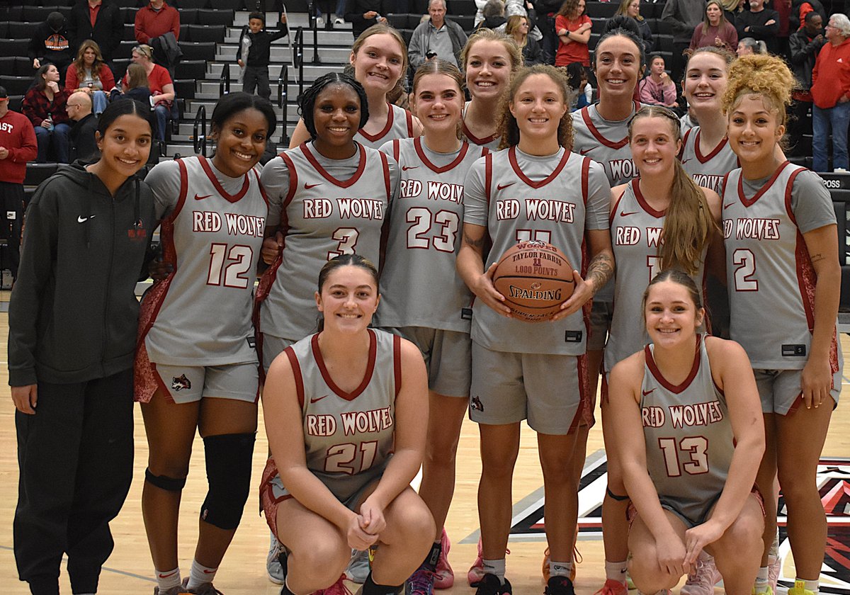 Farris reaches career milestone for the IU East women's basketball team on Wednesday, Nov. 12 ... iueredwolves.com/sports/wbkb/20…