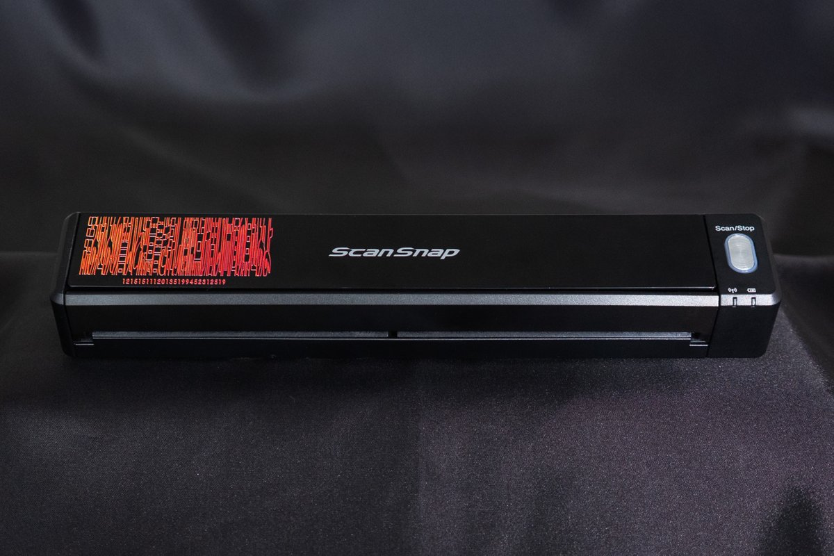 ScanSnapJP's tweet image. #ScanSnap 
デザインカバーのご紹介

バーコードをイメージしたデザイン。
よく見ると、読める…読めるぞ……！
数字もヒントになってます😎
ダ・ヴィンチ・恐山さんデザイン♪

@d_v_osorezan