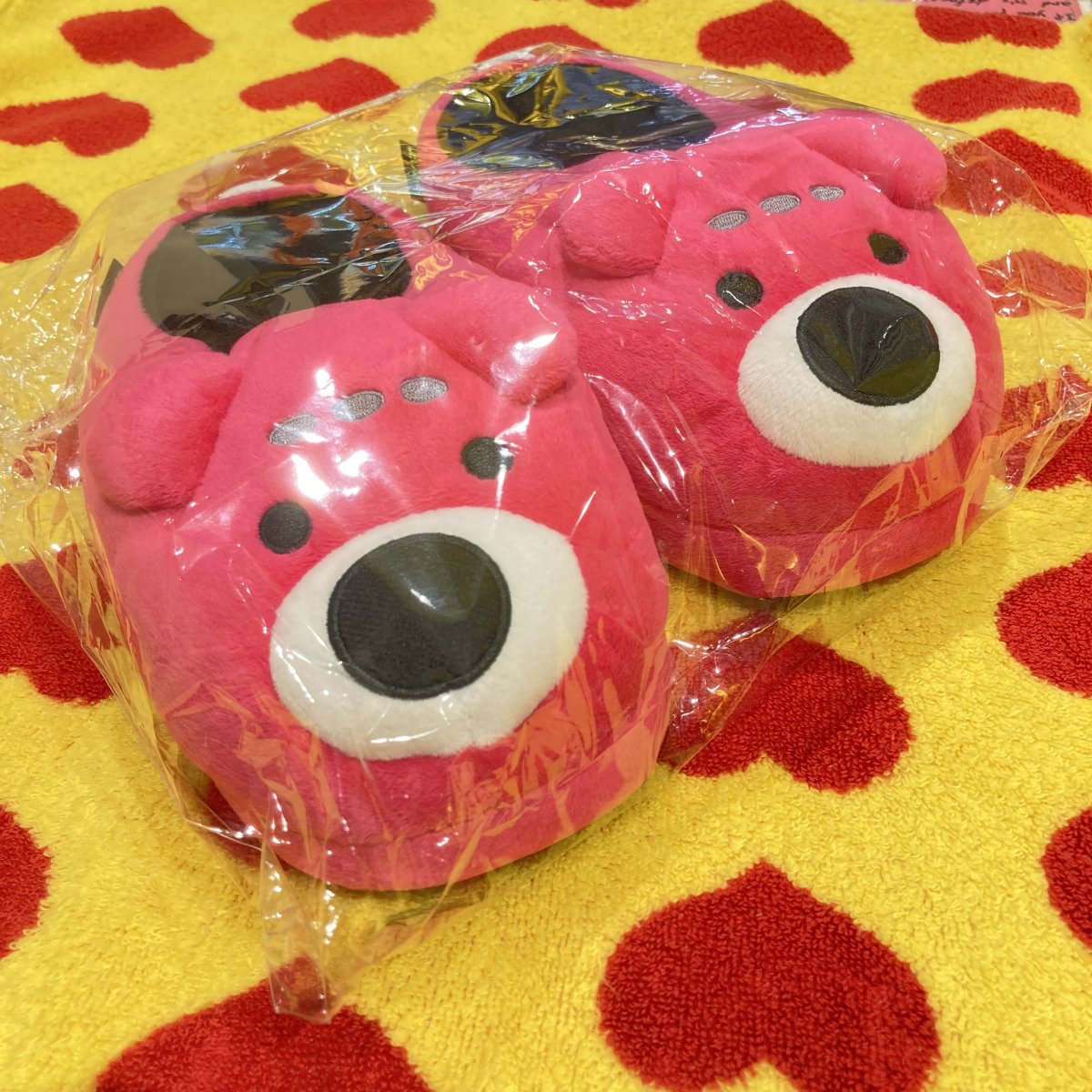 Laforet_H's tweet image. B1F レモネードショップ 置いてあるだけで可愛い☆サイコベアスリッパ: この時期はお家の中でも足が冷えますよね。
サイコベアスリッパはあたたかいのはもちろん、インテリアとして置いておくだけでも可愛いです！！
ぜひ一度店頭まで見に来て下さい☆ laforet.ne.jp/news_events/38…