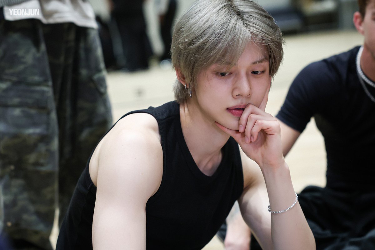 TXT_bighit's tweet photo. YEONJUN 'NO LABELS: PART 01' Dance Practice Photo Sketch
(https://t.co/I9rY1f5jgw) 

#연준 #YEONJUN
#NOLABELS_PART01
#투모로우바이투게더 #TOMORROW_X_TOGETHER #TXT https://t.co/Pb5j9B1wng