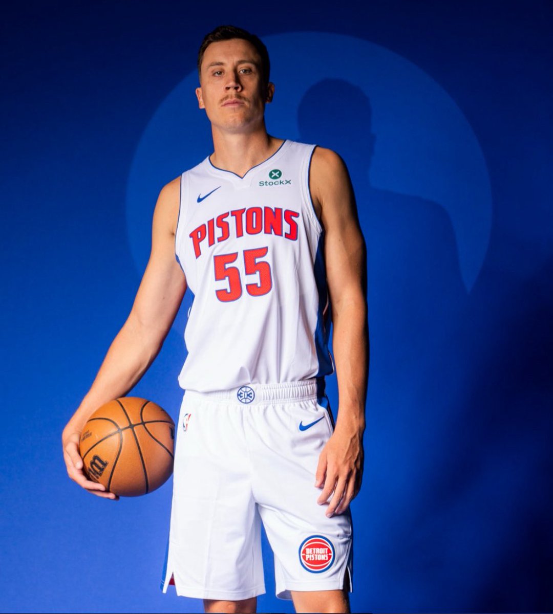 DUNCAN ROBINSON IN THE WIN (ONLY 28 MINUTES): 

23 PTS
2 REB
1 AST
61.5% FG (8/13)
70% 3P (7/10)
+20

SNIPER 🔥