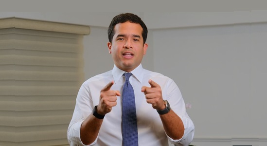 Decoride's tweet image. Omar Fernández llama al Gobierno a cumplir la ley

saturno.com.do/nacionales/202…

Dijo indexar impuestos a salarios es tema de “más disposición y menos excusas”

#indexacion #impuestos #tributo #saturno #saturnoticias #saturnodigitalrd @OmarLFernandez