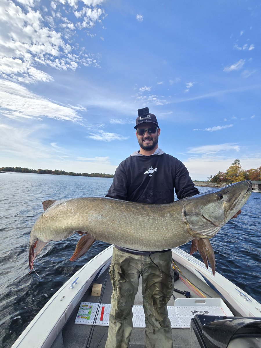 Another beautiful Georgian Bay musky, 48 inches of pure power! 💪
Now, I know what you’re thinking… What lure did I catch it on?  You’ll have to check out my new YouTube video to find out!
As for the location, I was fishing 10–15 feet deep on an underwater point #fishing #musky