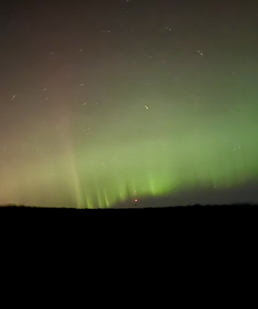 rob_lehman's tweet photo. @BrookeBrighton northern lights in western Shawano County near Tigerton https://t.co/iFwBoaLjM4
