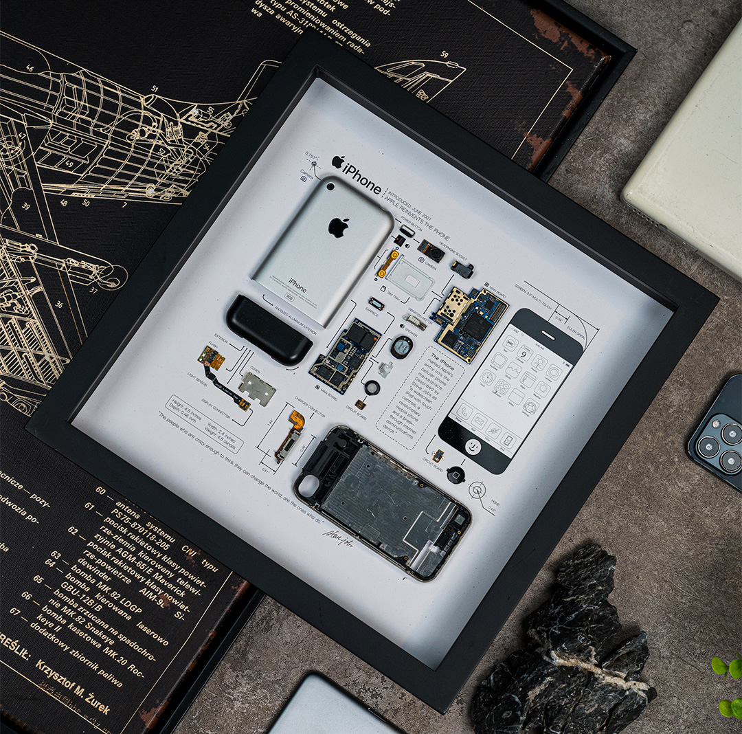 GridStudiocc's tweet image. The one that started it all.
Every detail from the first iPhone — preserved in precision and history.
Own a piece of tech legacy this 🖤 Black Friday. ⚡️
Link in bio ⬆
#GridStudio #iPhone2G #TechArt #BlackFridayDeals #AppleCollector #RetroTech #TechCollector