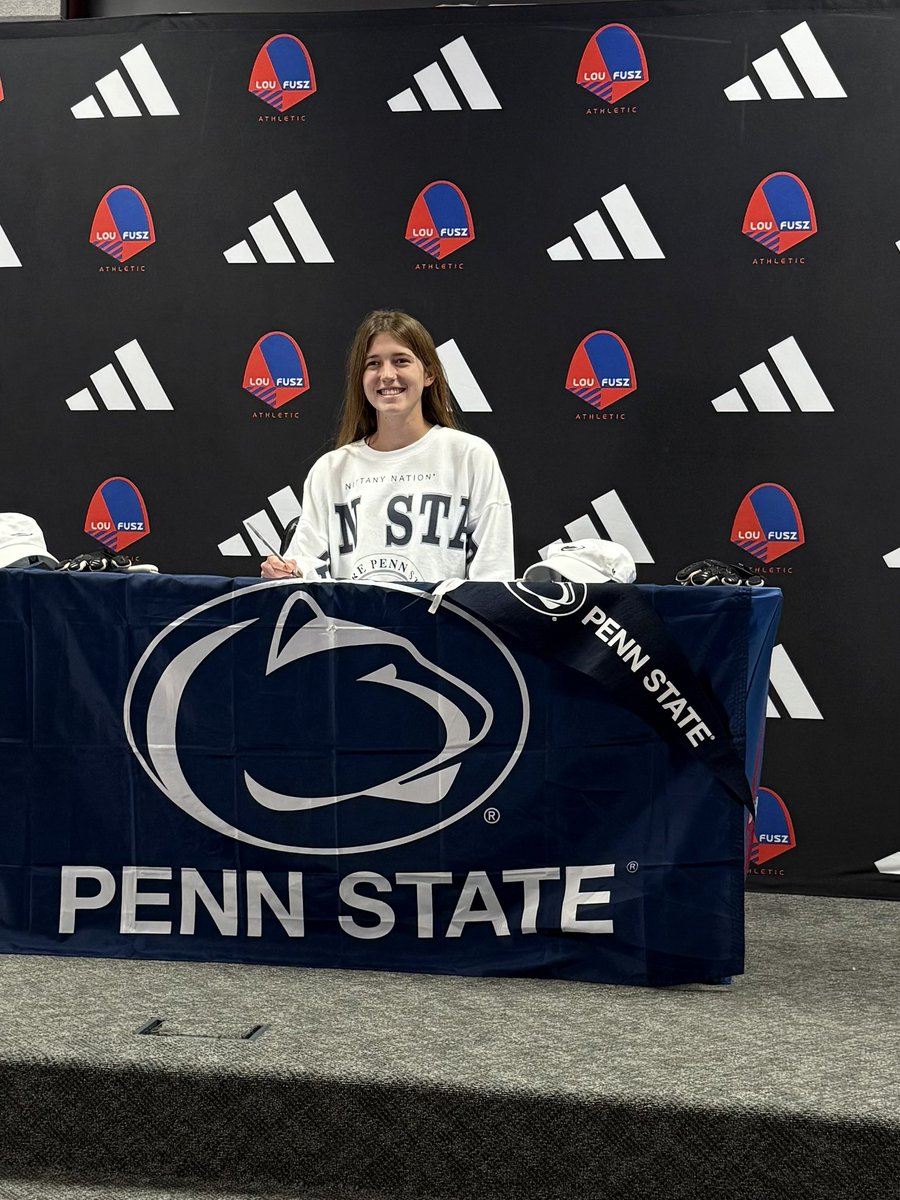 Lily Selvy tweet media