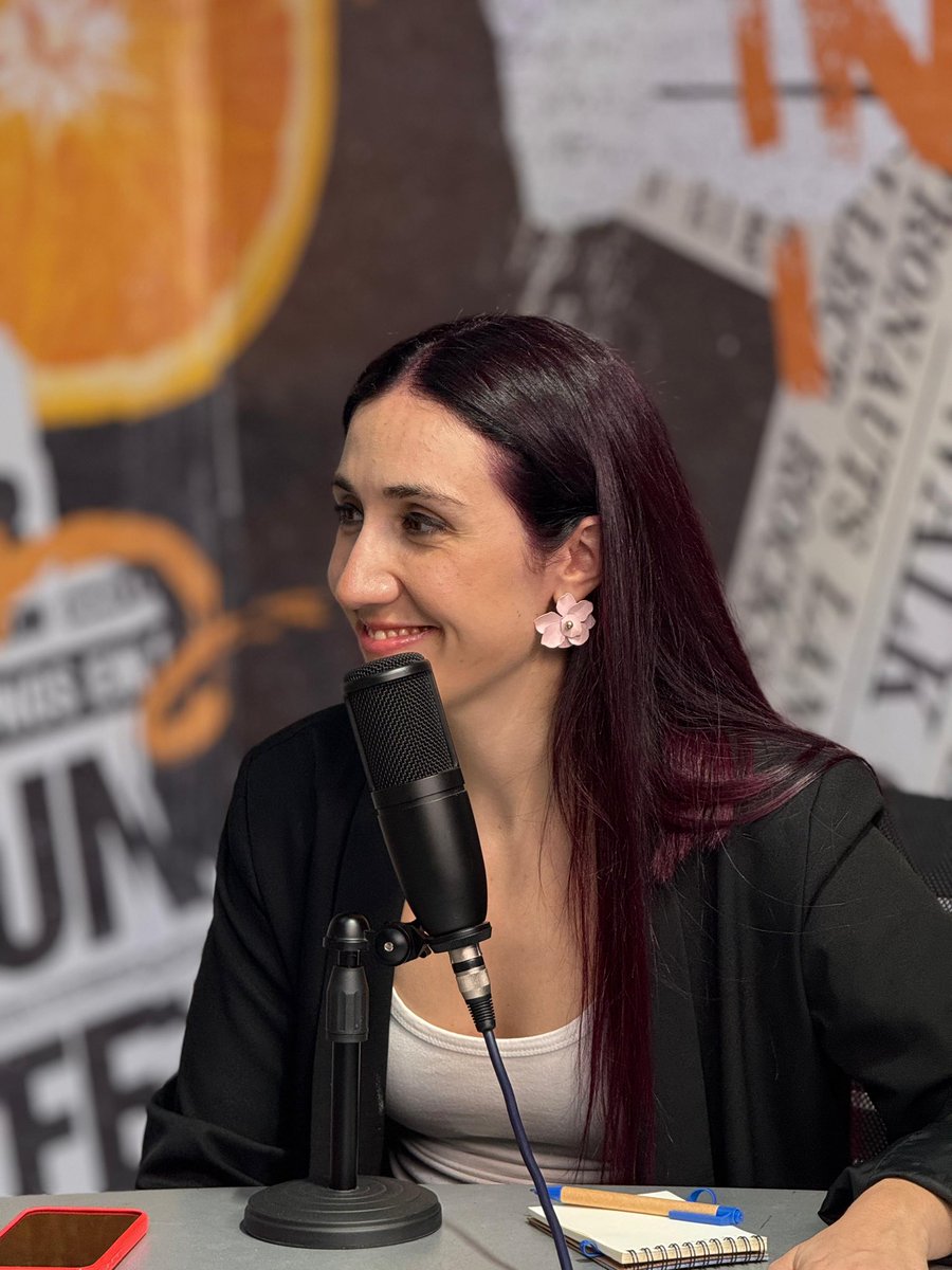 Estoy muy contenta porque hicimos un notón en <a href="/LaRunflar/">LaRunfla</a> y además conocí el nuevo estudio de <a href="/esciclico/">CÍCLICO</a> que está hermoso ❤️

Secuencias del ¿Qué está pasando ahora? ¿Hacia dónde va el congreso? y muchísimo más.

¡Gracias <a href="/antoCmoreno/">Anto Moreno</a> y a todos por la invitación!