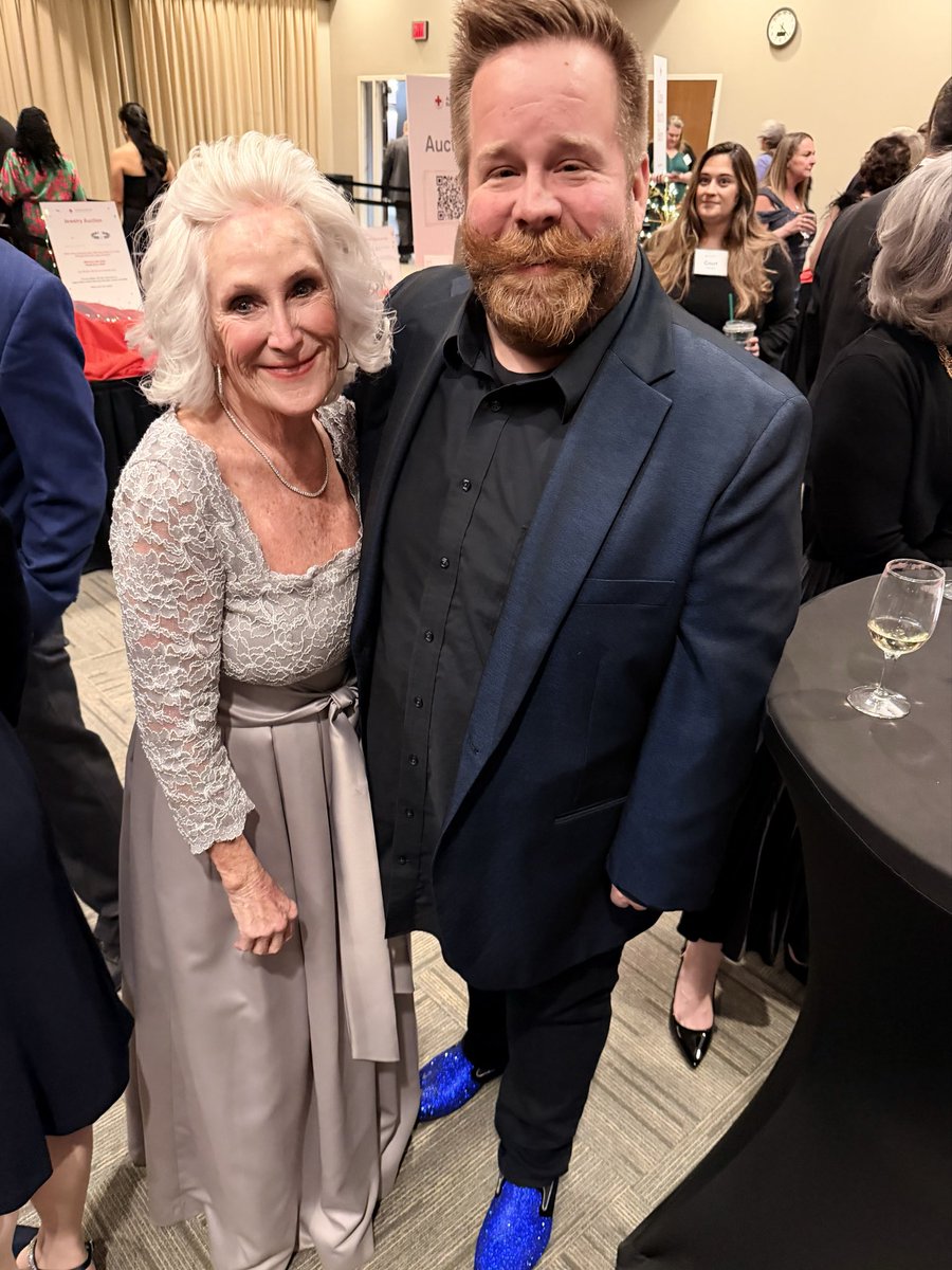 ScottMillerShow's tweet image. An incredible Evening of Stars with American Red Cross. This years star is American figure skater and Olympic gold medalist Scott Hamilton. #RedCross #EveningOfStars