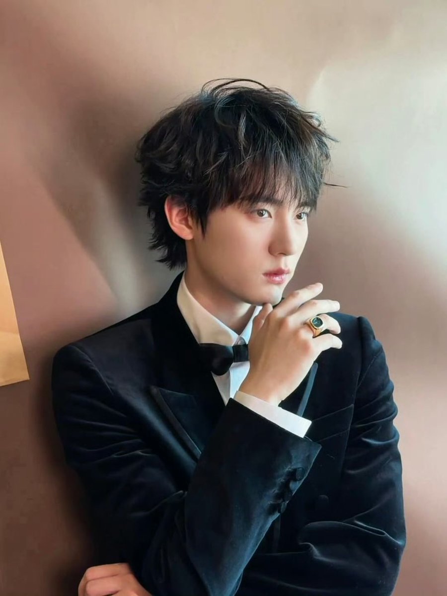cheinglei's tweet photo. Every ending carries the whisper of a new beginning, another chapter waits to be written. The path ahead may be uncertain, but that’s what makes the journey beautiful. I walk forward with gratitude for the stories behind me and hope for the ones that have yet to unfold. https://t.co/fwl6vMsha7