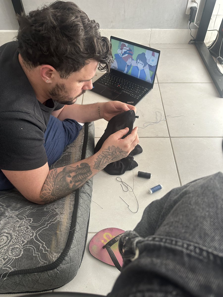 natthanrochaa's tweet photo. Ele costurando minha blusa 🥹🤍🤍 https://t.co/wRSYNICvhc