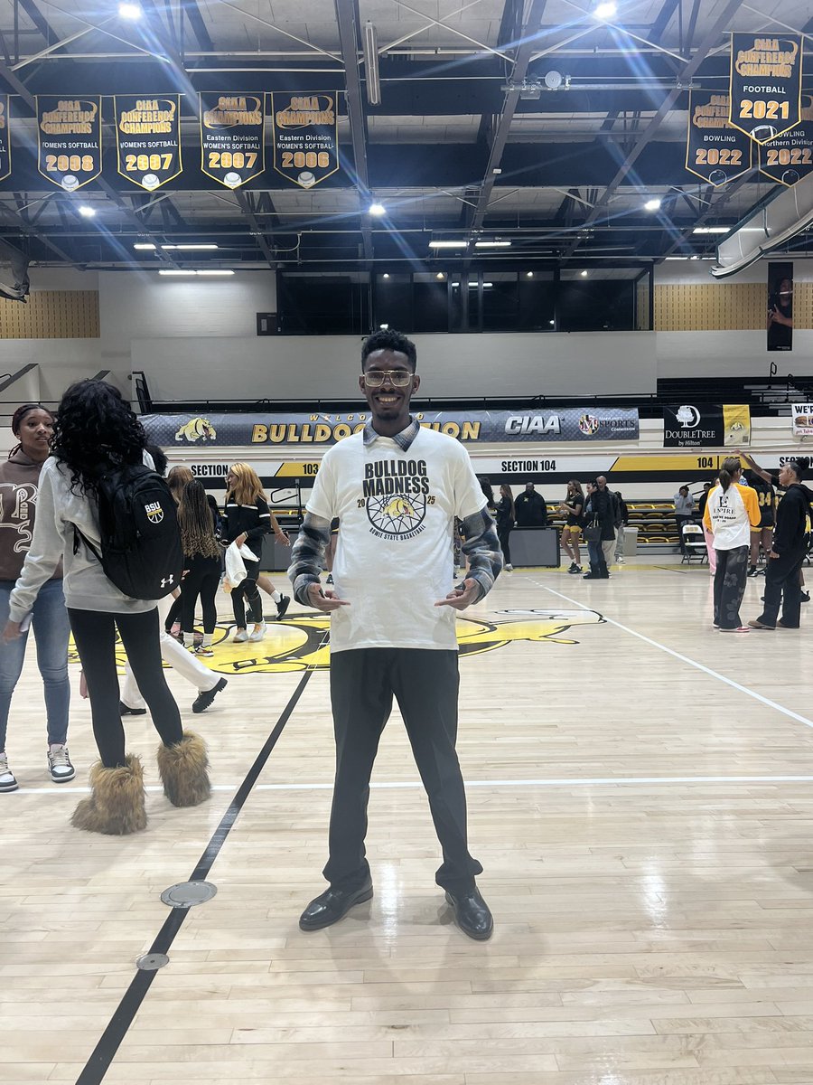 jayarchii's tweet image. BLACK AND YELLOW BLACK AND YELLOW! 🐶🖤💛✨ @BSU_Sports_Info @BowieStateHoops @expbowiestate @BowieState #BSU #BowieState #BSUBasketball #BowieStateBulldogs #HBCU