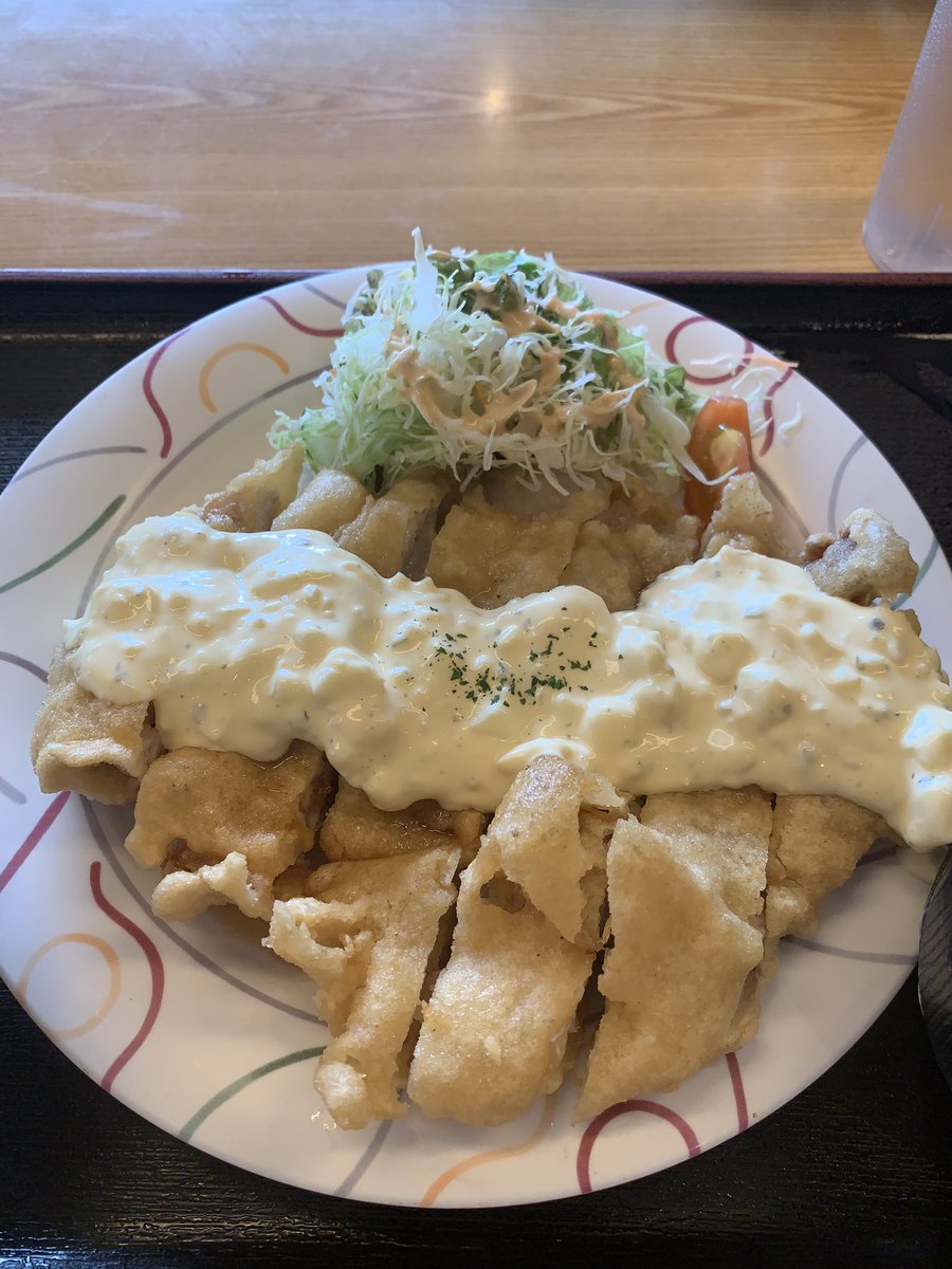 DjKumamoto's tweet photo. 沖縄最強食堂

チキン南蛮　

デカすぎる‼️‼️‼️ https://t.co/NgTNdWjERg