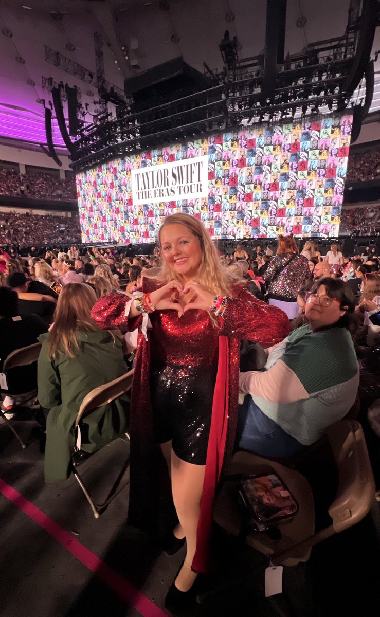 rumorzfrominez's tweet photo. happy #4YearsofRedTaylorsVersion β€οΈ I wish I could fly, Iβd pick you up and weβd go back in time (to the eras tour one more time!) π» https://t.co/aPzfFGxTO2