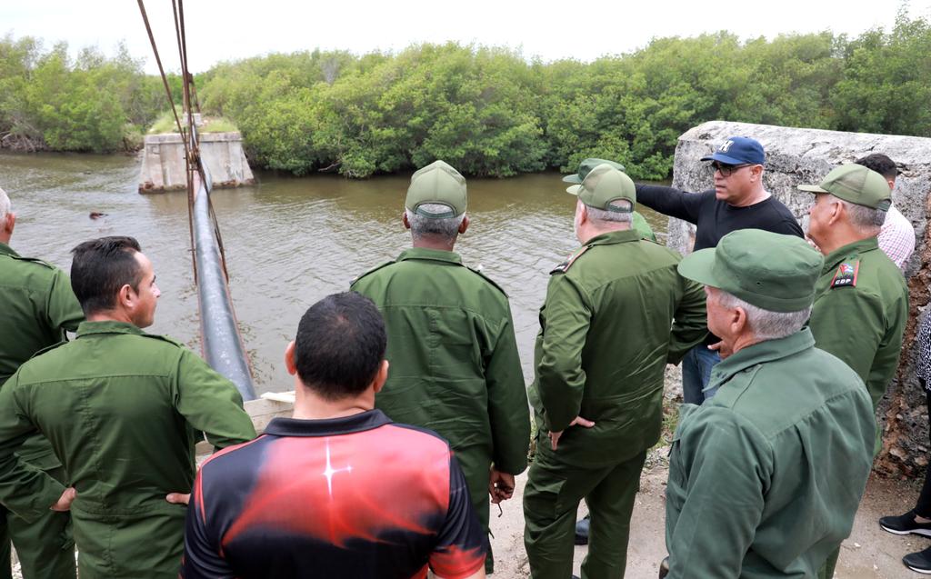En Holguín visitamos la comunidad Yaguabo, de Cacocum, aún con las huellas visibles de las inundaciones, y recorrimos Gibara, con las principales afectaciones en las viviendas, la agricultura, el tendido eléctrico y la red de acueducto. 

#DePieYCombatiendo