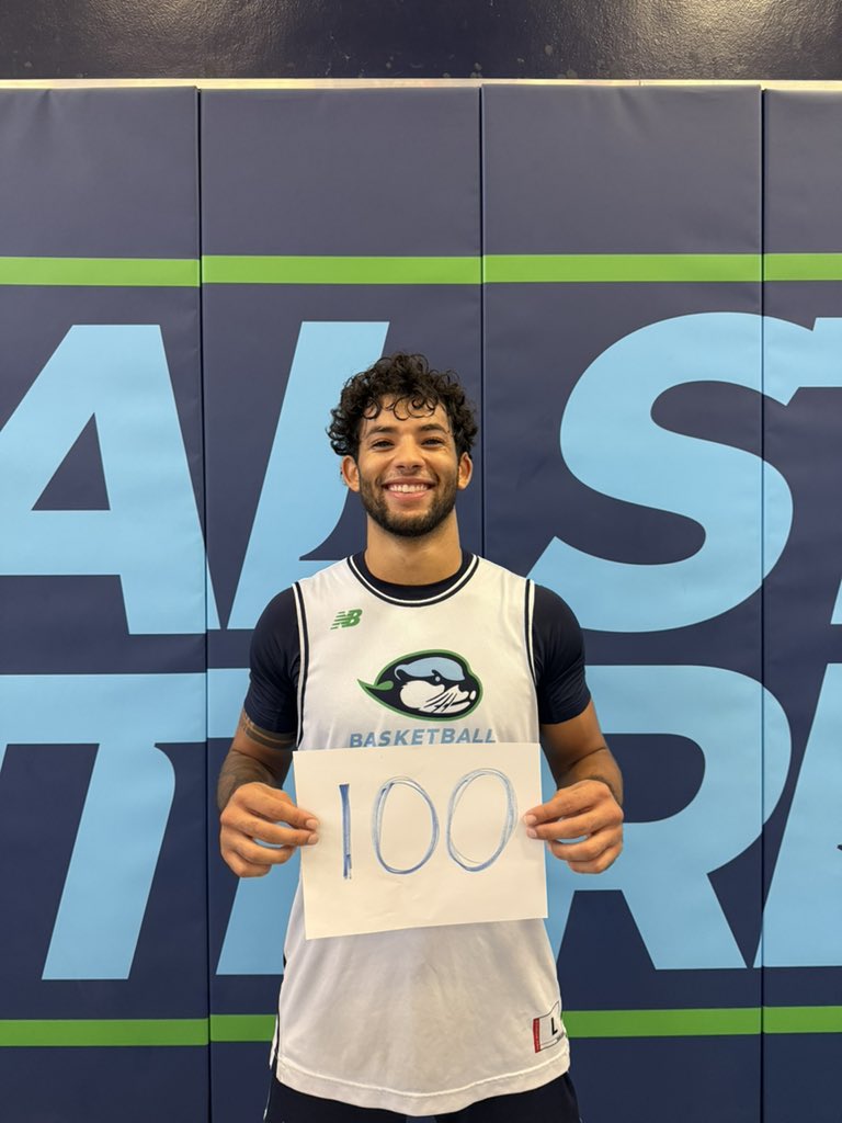 CSUMBmbb's tweet image. 3 days until we’re back in the Kelp Bed. Let’s pack it! First 100 students get a Free T-shirt. 🦦 #MakeWavesMB #WeAreMB