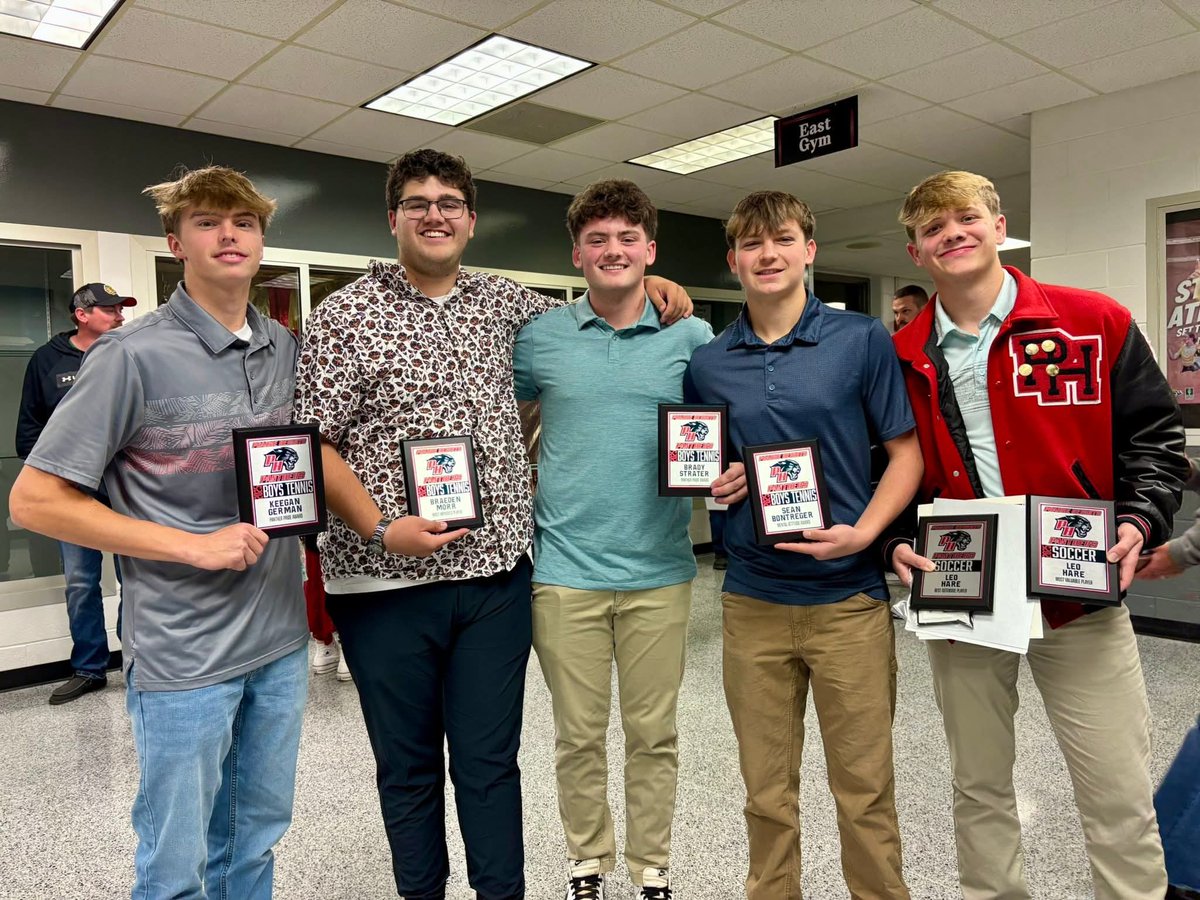 BillMorr4's tweet photo. @BraedenM2026 High School Tennis career came to a close tonight. He earned the Most Improved Award. We are proud of him for trying something new as a freshman and sticking with it, earning 4 Varsity Letter Awards along the way. 

Congratulations to all of the award winners. https://t.co/dfVsHN50Ks