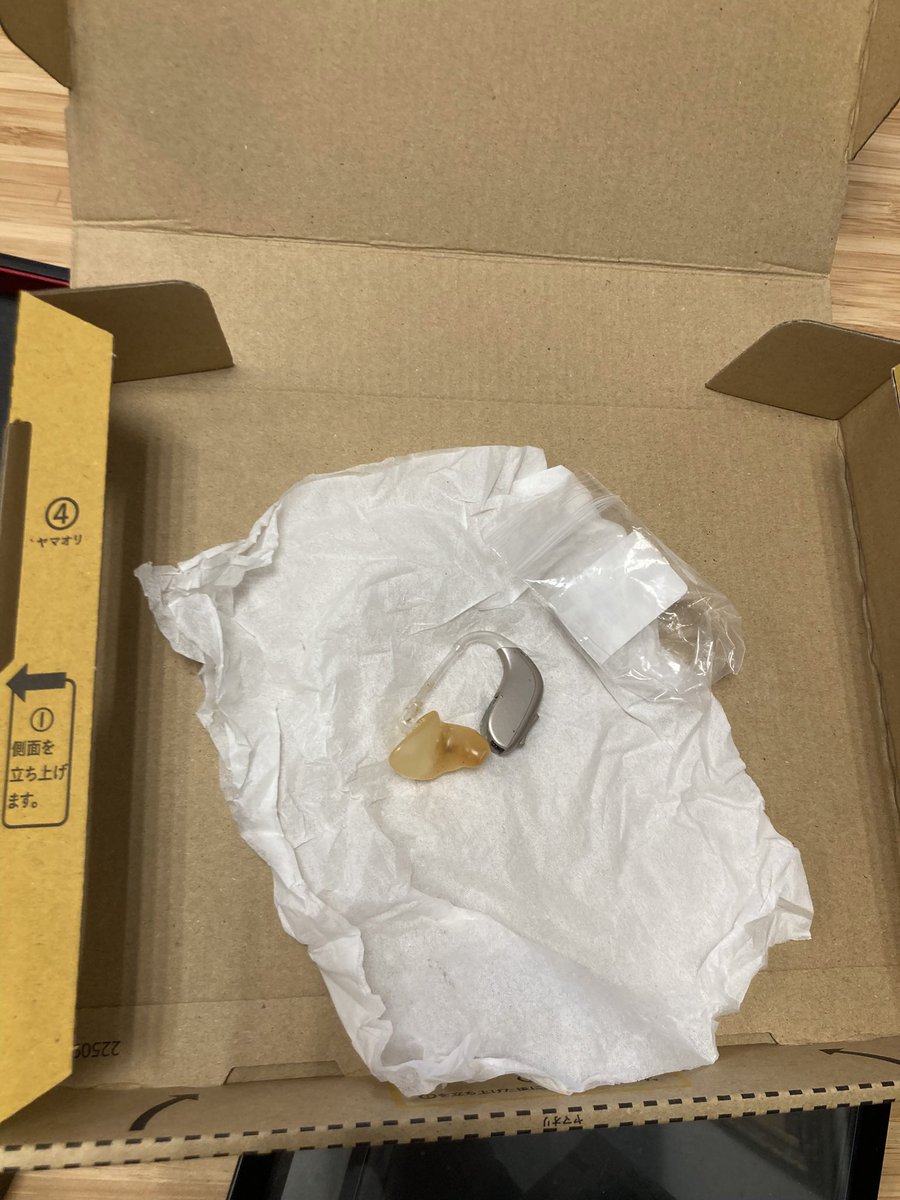 minatofon's tweet photo. 【補聴器の郵送修理】
壊れたと連絡をいただき、宅急便コンパクトでお預かりしました。
今回は電池ロッカー交換だけで復活。お掃除して特性チェックして返送します。
「もう買い替えかな…」と思う前に一度見せてください。
補聴器は楽器と同じで、意外と長く使えます。 https://t.co/jpgd39lEwH