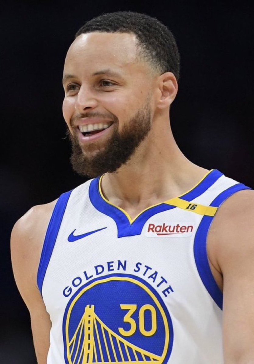 STEPH CURRY IN THE 3RD QUARTER:

22 POINTS
5/7 FGM
3/5 3PM
9/9 FTM
8 MINUTES 

🔥🔥🔥