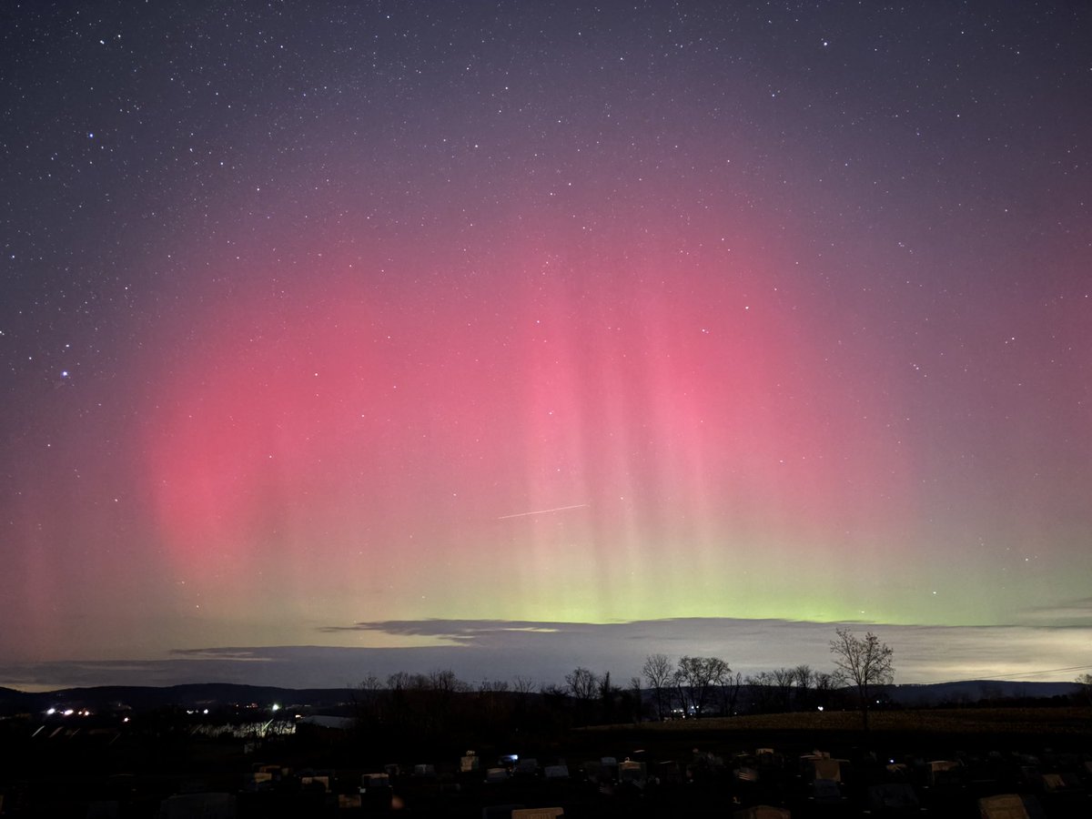 Are you kidding me! These are insane. Taken in Halifax, PA. #pawx #Aurora #Auroraborealis <a href="/capitalweather/">Capital Weather Gang</a> <a href="/JohnBanghoff/">John Banghoff</a> <a href="/hbwx/">Howard Bernstein</a> <a href="/EdRussoWX/">Ed Russo</a>