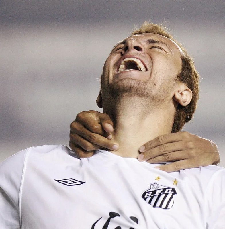 Um amor , um sentimento inexplicável, @santosfc 🤍🖤
Joguem por nós , joguem pelo Santos Futebol Clube 🤍🖤

É mais que paixão, é um amor que não se explica… apenas se sente. Santos Futebol Clube, eternamente , até o fim 🤍🖤🏆🏆🏆