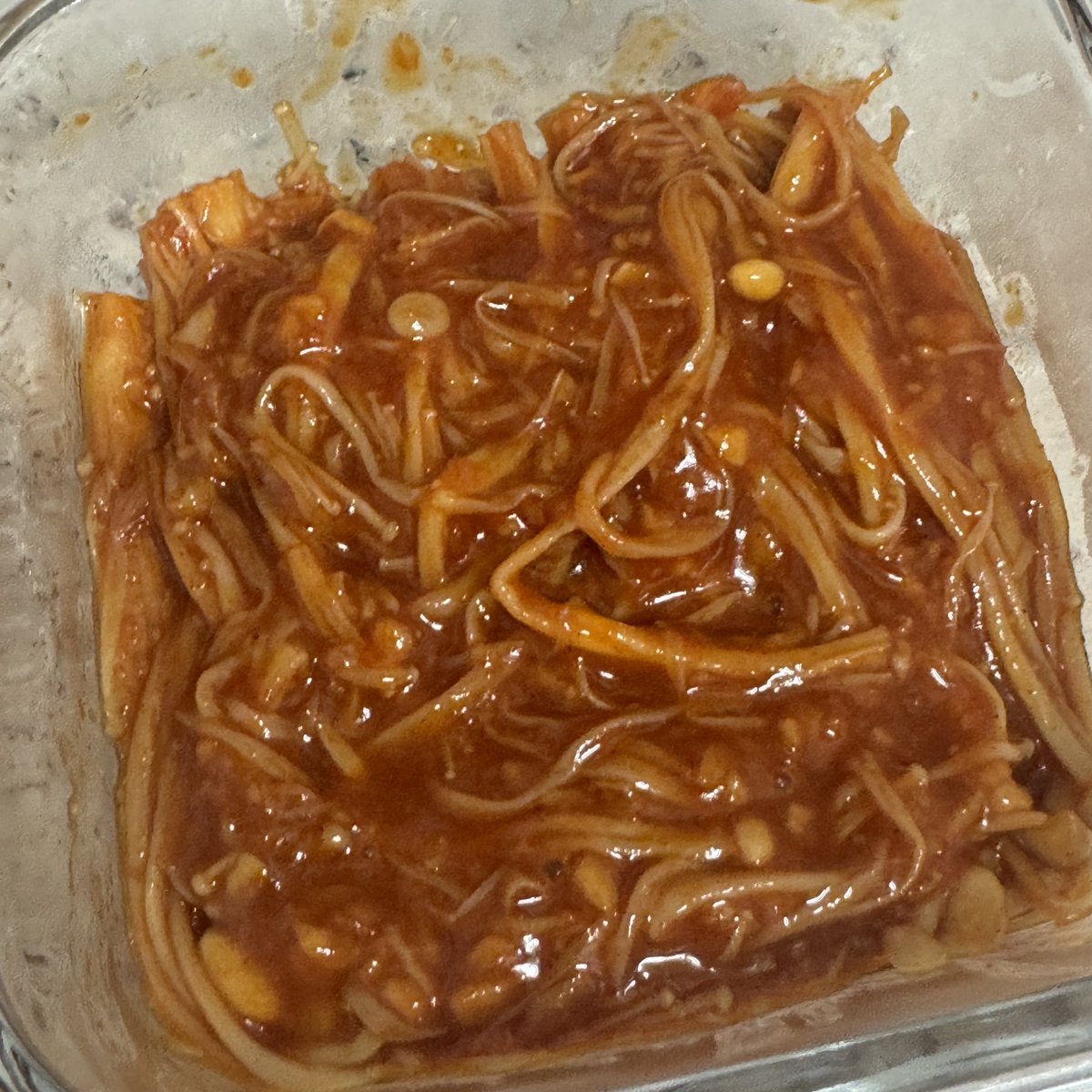 팽이버섯볶음인데.. 맛만 있으면 됏다고 생각해요…..