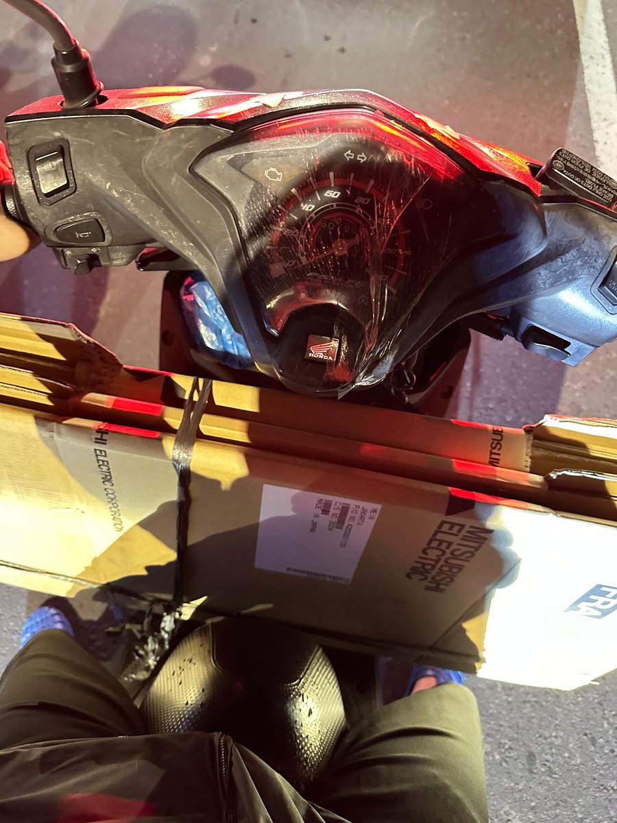 POV bawa kerdus di motor udah kaya pake sayap tapi bukan buat terbang, malah melawan angin jadilaaah beraaaat bgt ngegaz melawan angin🤣