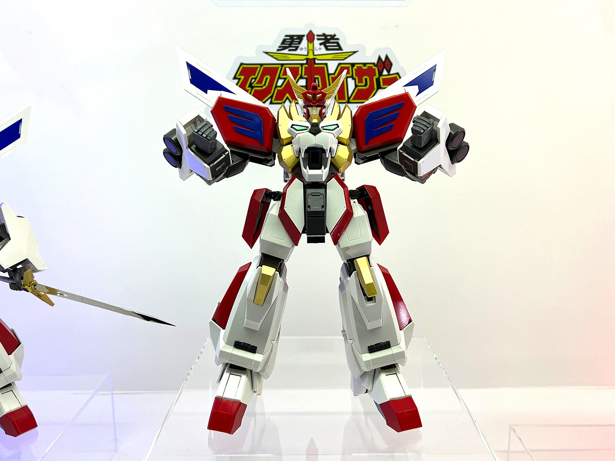 hobbywatch_jp's tweet image. 「勇者エクスカイザー」より「超合金魂 キングエクスカイザー」参考展示【#魂ネイション2025】　「エクスカイザー」合体再現も hobby.watch.impress.co.jp/docs/news/2062… #t_n2025 #エクスカイザー