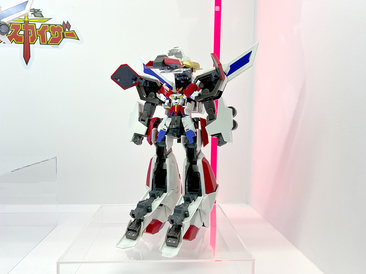 hobbywatch_jp's tweet image. 「勇者エクスカイザー」より「超合金魂 キングエクスカイザー」参考展示【#魂ネイション2025】　「エクスカイザー」合体再現も hobby.watch.impress.co.jp/docs/news/2062… #t_n2025 #エクスカイザー