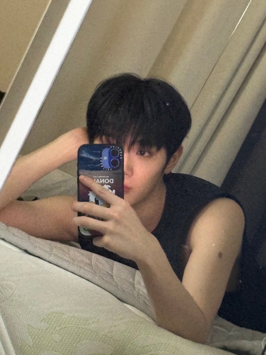 김태래 침대 tweet media