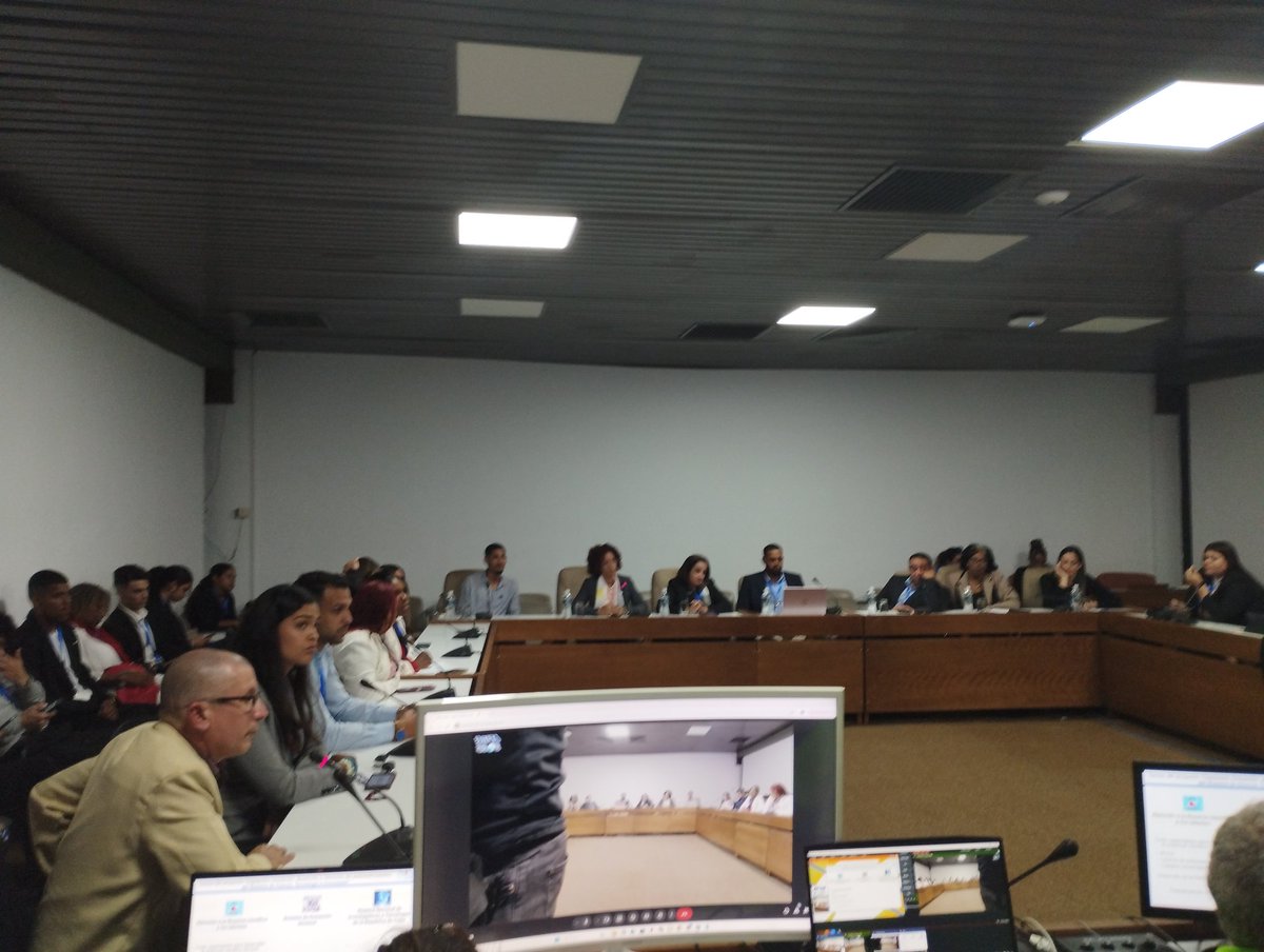 MariaLuisa2023's tweet photo. Ha sido un privilegio impartir la conf magistral en el Encuentro de Estudiantes #AFIDE2025 con la presencia del Presidente @InderCuba y jóvenes de 20 Universidades @CubaMES
Seguimos trabajando juntos para fortalecer el Sistema deportivo🇨🇺 con ciencia e #innovación. @ArmandoRguezB https://t.co/rwiJfxZQW0