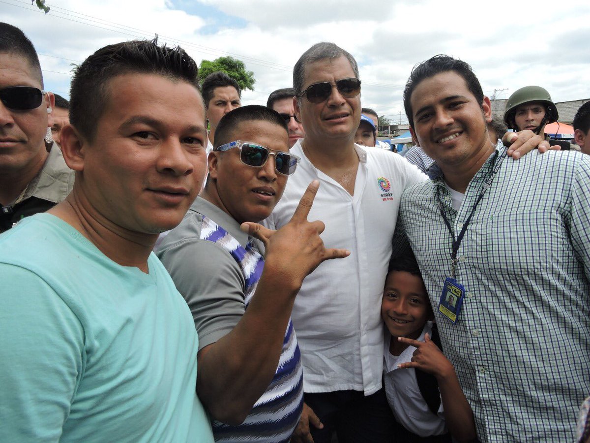 Libertador_Ec's tweet photo. Que nivel de diferencia🇪🇨👏

Los GDOS en el    /   Los GDOS en el
Gobierno de          /    Gobierno de
Correa                     /     Daniel Noboa https://t.co/029roPwwr2