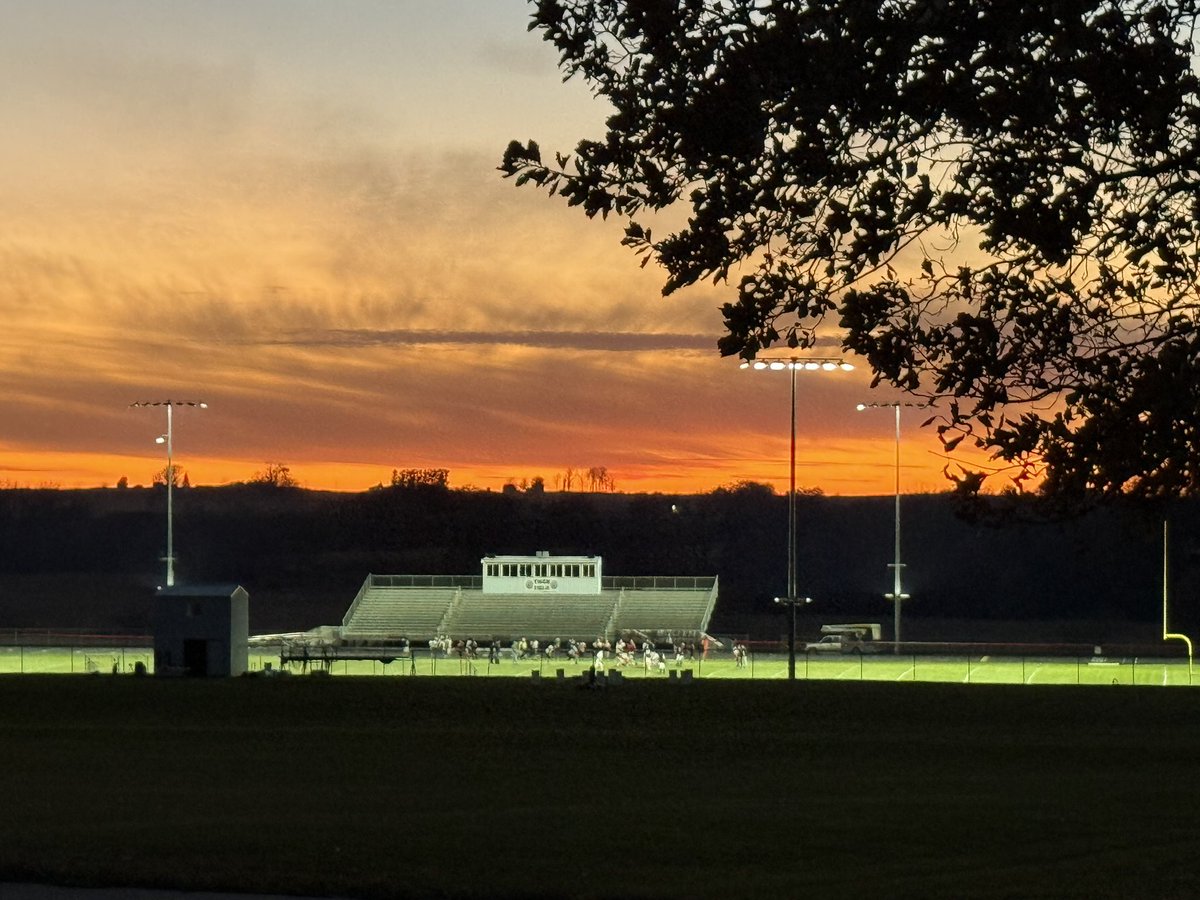 Shout out to some dudes doing work in the weight room and scout team!   Got sent this pic of us practicing tonight, nothing  better than being under the lights in November!  #dontblink