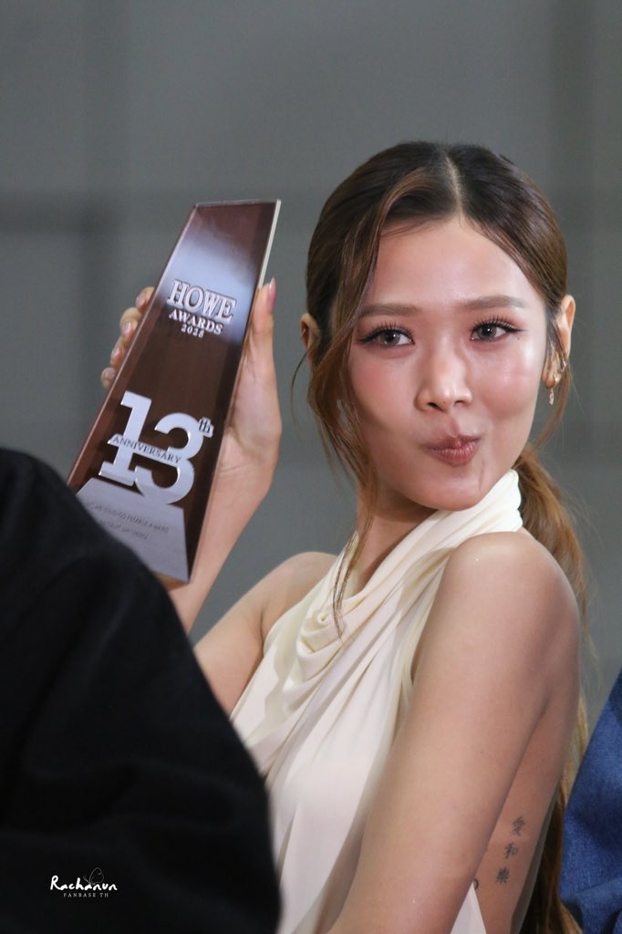 RachanunFanbase's tweet image. อวดรางวัลหม่ามี๊คั๊บบบบ 😘🏆

NAMTANFILM STARLIGHT HOWEAWARDS                                         #HOWEAWARDS2025xNamtanFilm  
#filmracha #filmrachanun #ฟิล์มรชานันท์