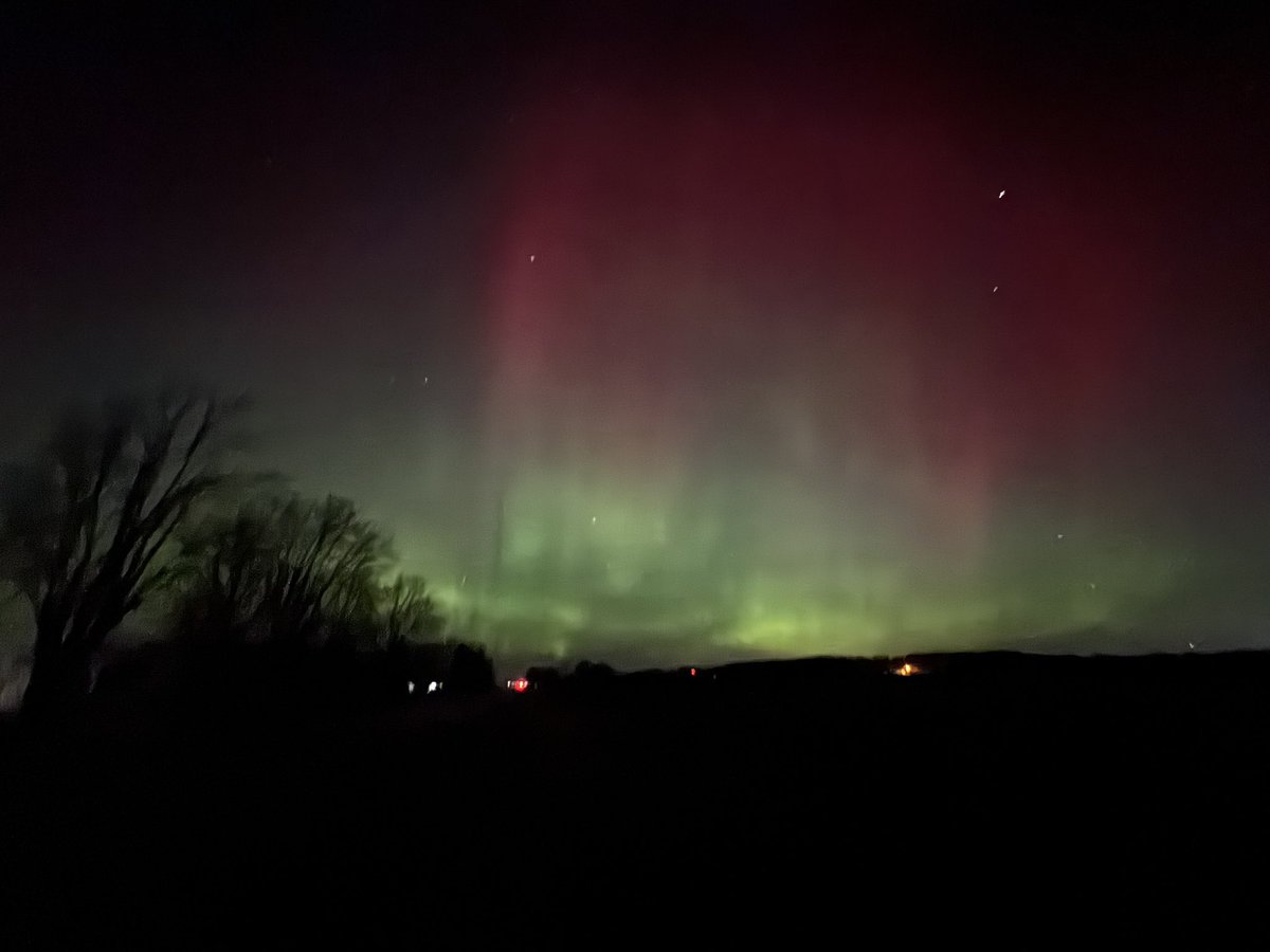 chadnehring's tweet photo. 8 miles north of Appleton.  While this isn’t as bright with the naked eye, still beautiful ! https://t.co/ersz4yOTAG