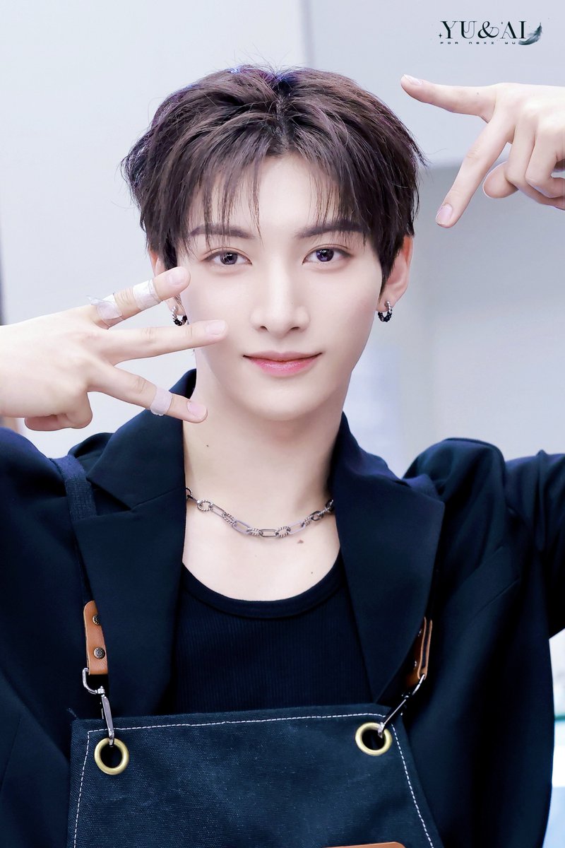 251112 Cafe M&amp;G

HQ1

#NEXZ #YU 
#ユウ #유우 
#ネクスジ #넥스지