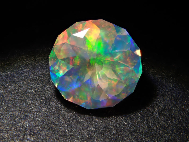 ❤❤4.5㌌　✨✨オパール ✨✨ 揺らめく虹色を見ているだけで幸せな気持ちになってきます✨（ファイア