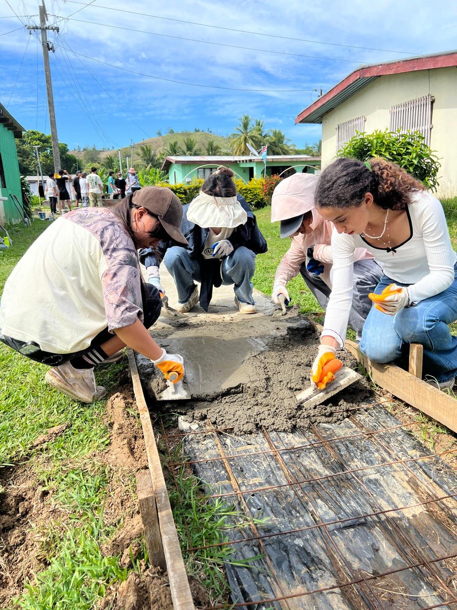 OELPAIS's tweet photo. #AISFiji25 - Continued their service in Momi Village @aishongkong @asimpsonEDU @hsp_andy @Meg_Rob22 #OELP2025 #SIA25 #BeyondTheRedBricks https://t.co/pZdes1yhH8