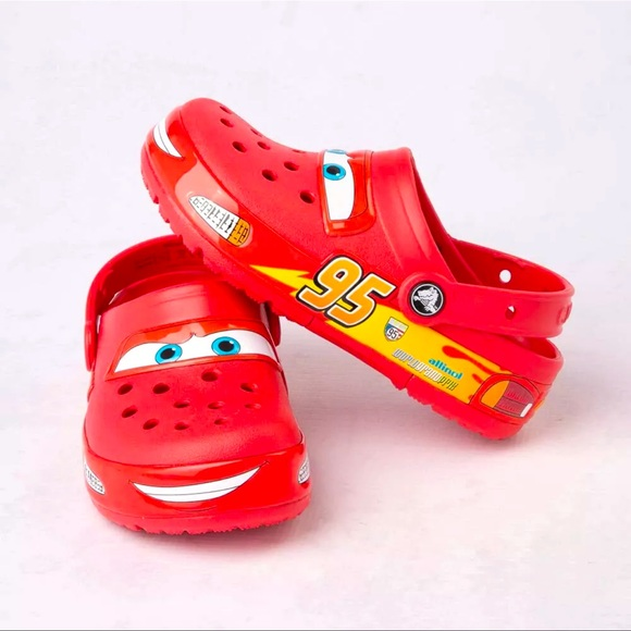 1,5 тысячи комментариев от мужчин, которые не знают, как не выглядеть угрозой для одиноких женщин на хайке.

Братан, просто надень это...